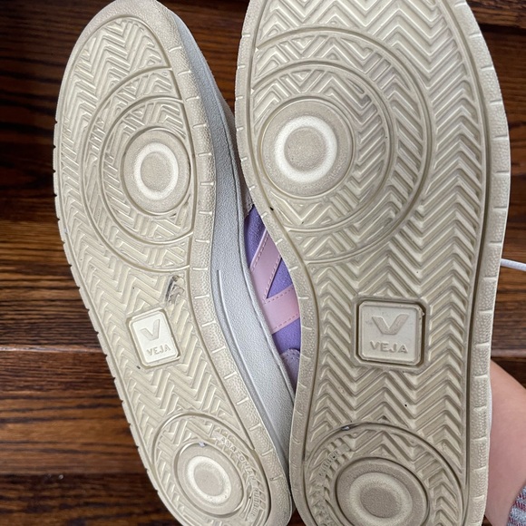 Veja Women's Sneakers in Pink and Purple - Picture 5 of 6